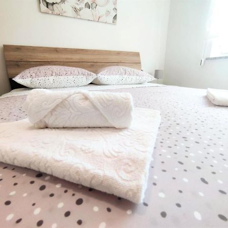 Apartman Dori Pula Exterior foto